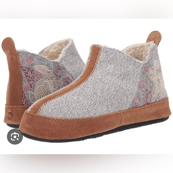 Acorn Women’s Embroidered Forest Bootie Slippers Size 6.5-7.5 - Picture 1 of 10